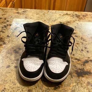 Jordan 1 mid 'pollen'